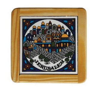 Armenian Wooden Coaster with Ancient Jerusalem Motif Decoração do Lar